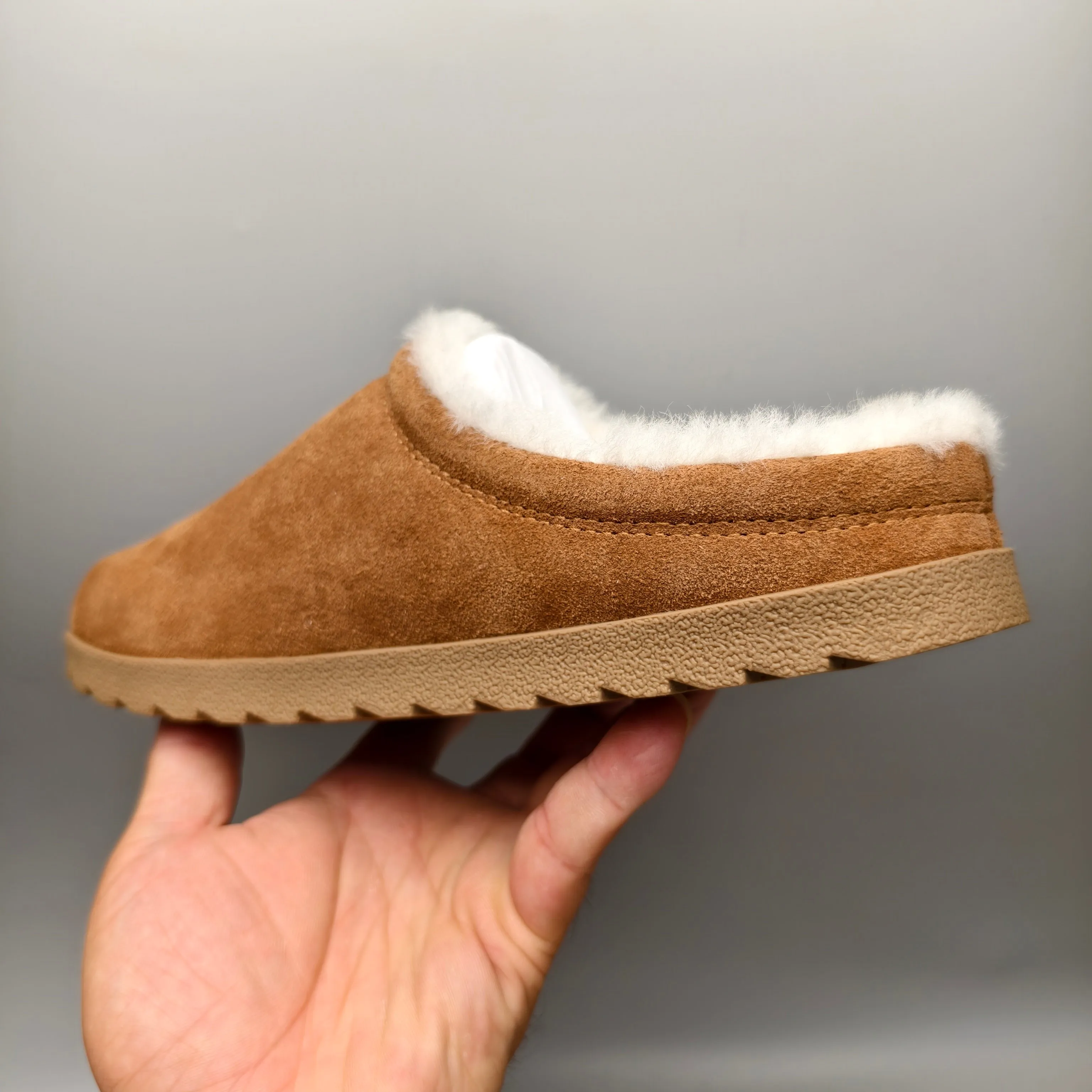 💰480 alo yoga Recovery Slipper comfortable and simple anti-wear and anti-slip cap-toe slippers, same style for men and women Color: White Maroon Matching Size: 35-40